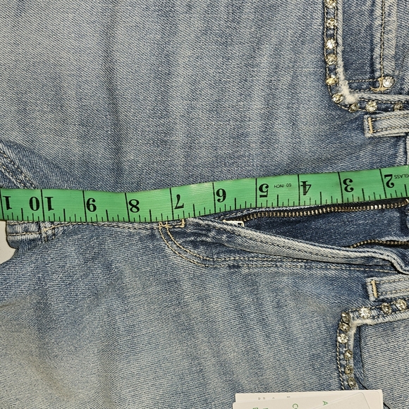 Guess Girly Jeans with rhinestone embellished pockets. - Picture 5 of 13